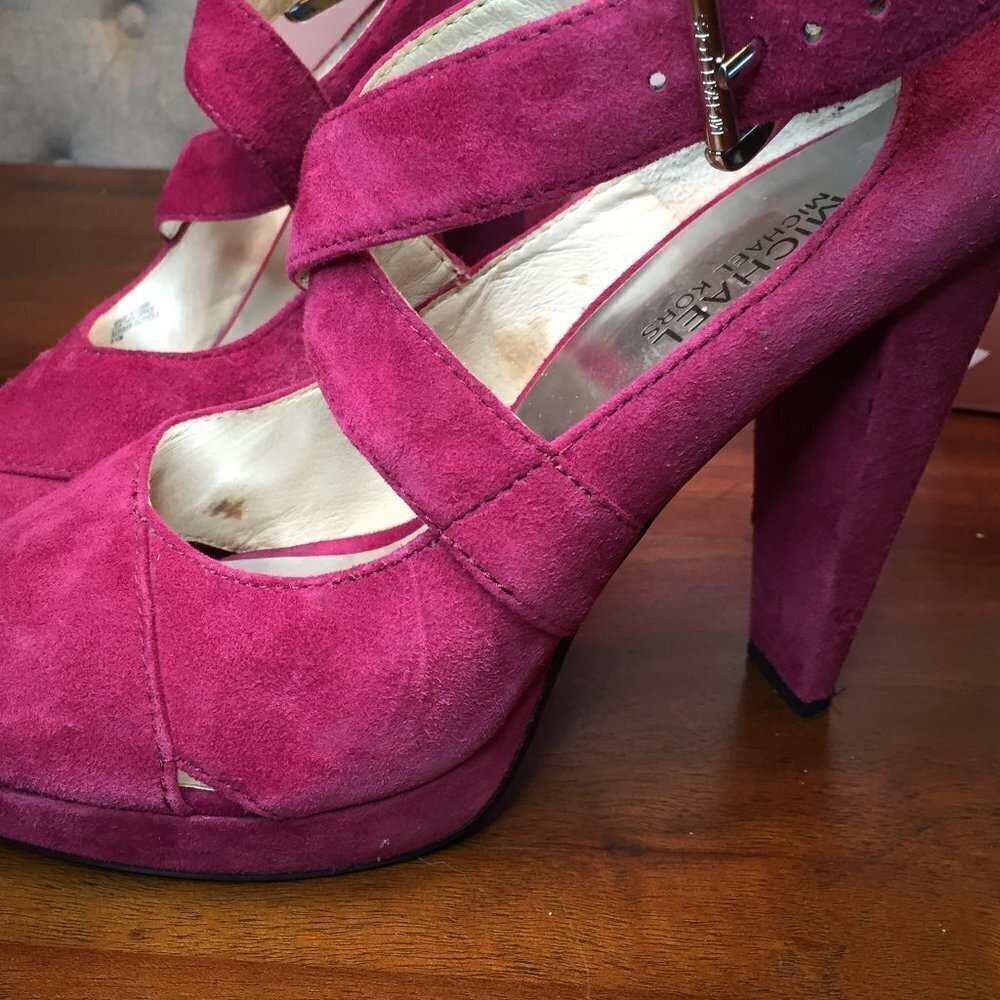 MICHAEL MICHAEL KORS BURGUNDY SUEDE PLATFORM HEELS NWOT 8.5M - Picture 2 of 10